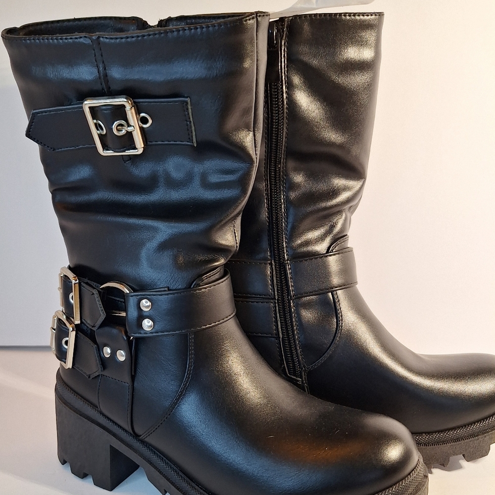 NWT Yoki Black triple buckle size 6 boots